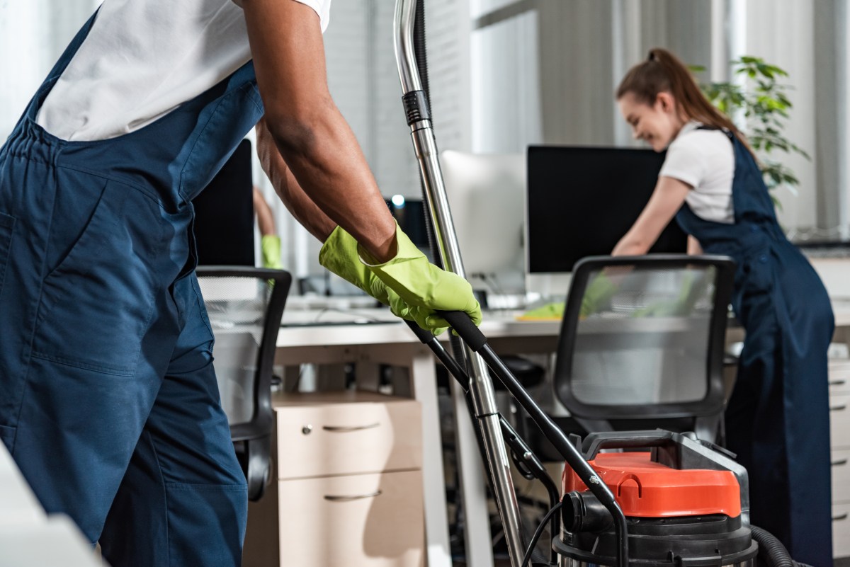 how-much-do-cleaners-get-paid-in-the-eu-london-cleaning-system