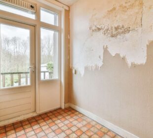 Plastic window and rwhite wall in empty light room at home